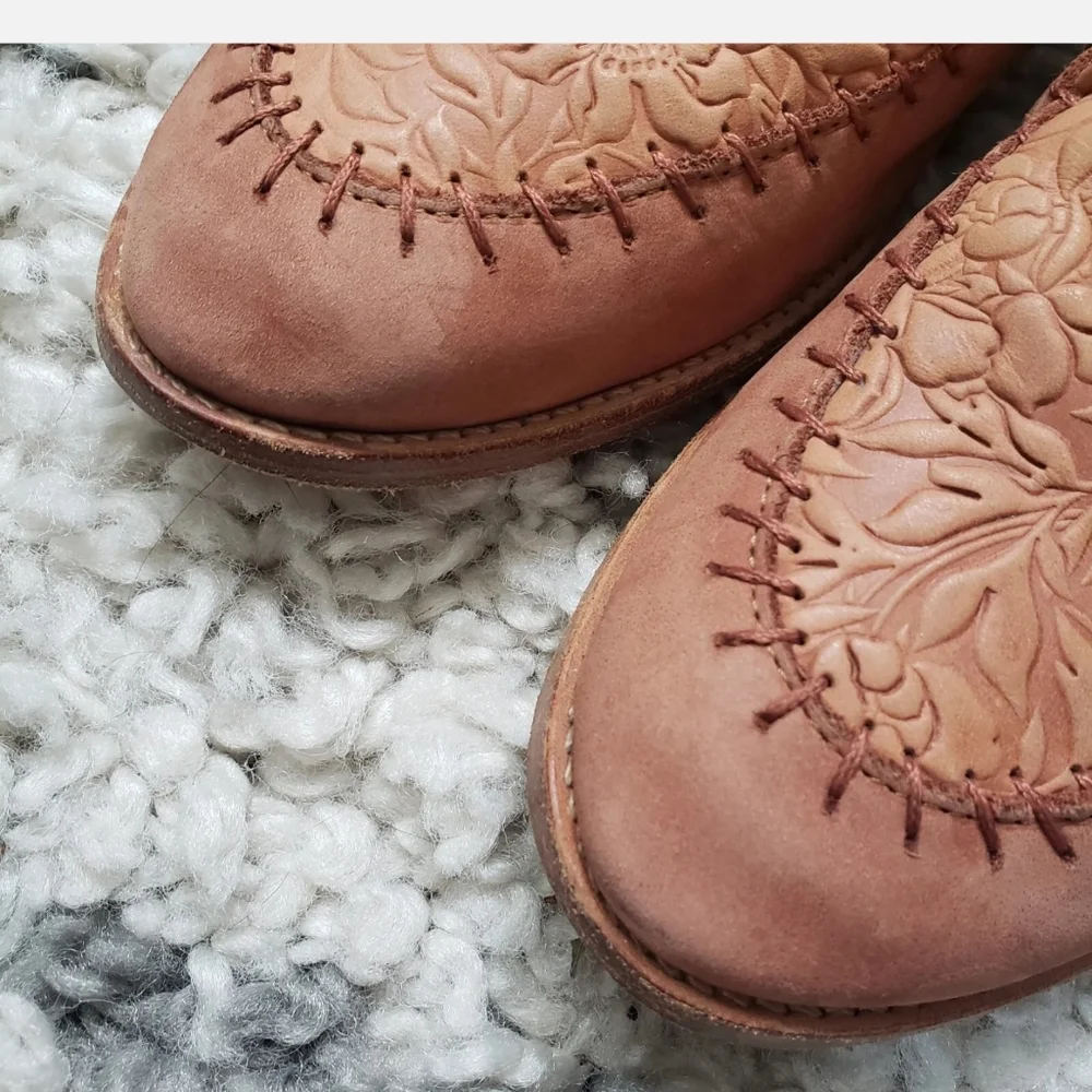 Rae Jones tooled leather loafer flats 40 US 9